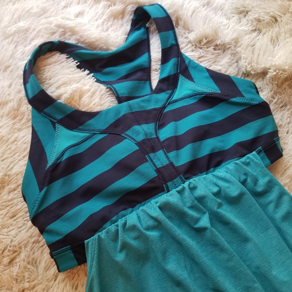 Lululemon 2 in Run blue yoga athletic top